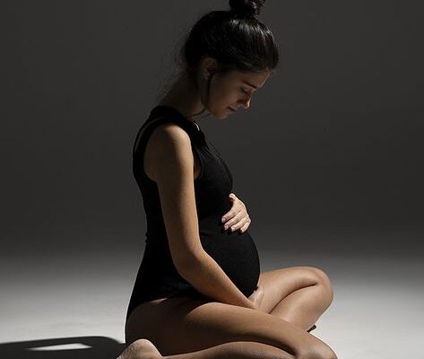 Otoky nohou v těhotenství dokáží nastávající maminky potrápit